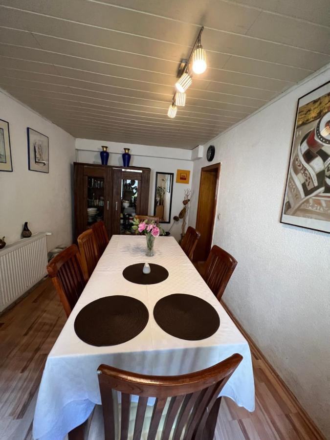 Gaestehaus Linden -Zweibettzimmer Eksteriør bilde